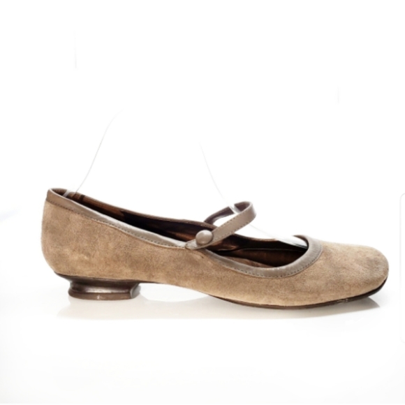 naturalizer tan flats